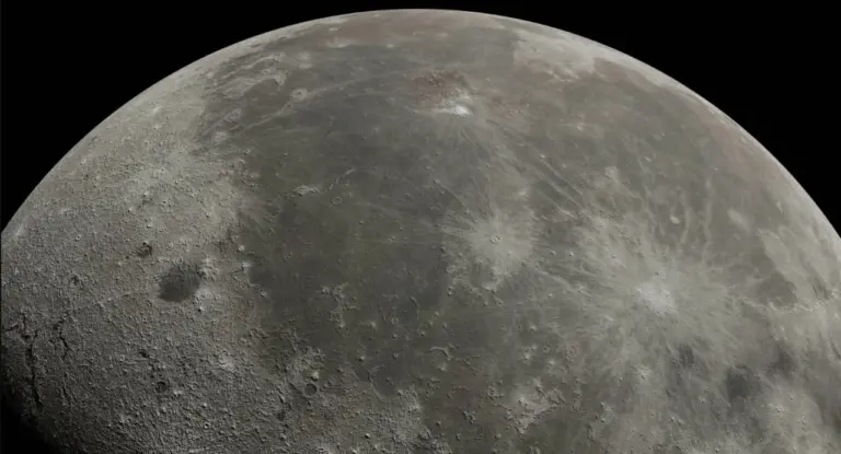 Поверхность Луны, содержащая следы ударов астероидов — источник редких металлов на сумму до $1 трлн, по оценкам учёных