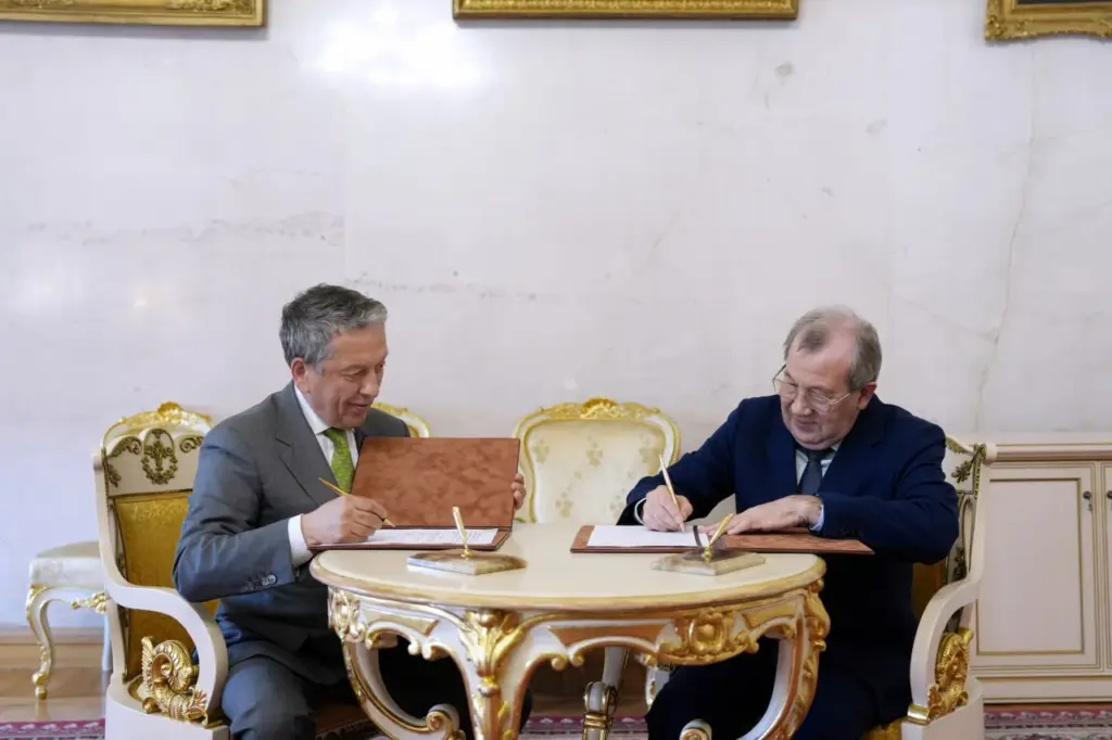 Соглашение о стратегическом партнерстве между Российской академией наук и Татнефтью для развития высоких технологий, развития науки и промышленности, поддержки образования и развития технологического суверенитета в нефтегазовой отрасли России