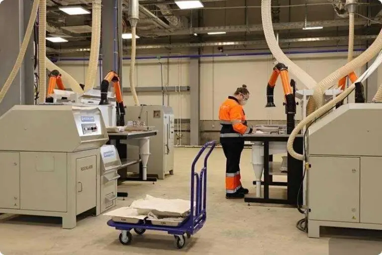 Запуск лабораторного комплекса МинералЛаб в Краснотурьинске для ускорения геологоразведки и анализа полезных ископаемых на Урале