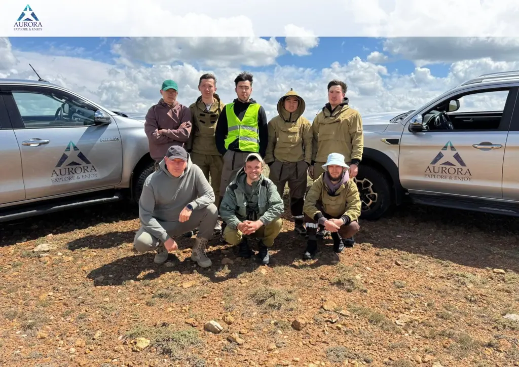 Молодые геологи за работой на проектах Aurora Group в Астане.
