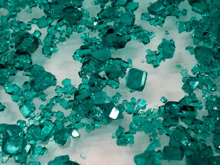 Буссенготит — первый минерал аммония в метеорите Orgueil, источник азота для возникновения жизни в космосе