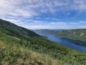 Расположение флагманского проекта Carmacks и новых участков Cascadia на карте Юкона