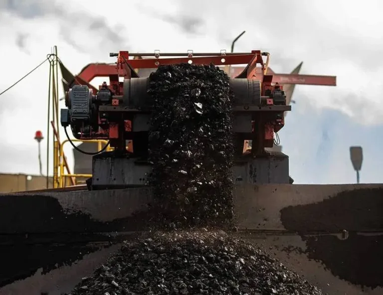 Руководители ВГК на производстве обсуждают меры безопасности в рамках проекта «Сначала безопасность»