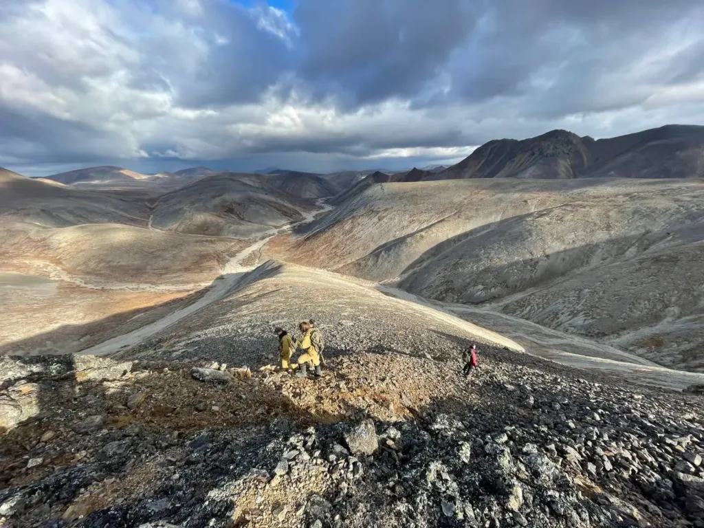 Геологи на Тэркэнейской площади в Анадырском районе Чукотки