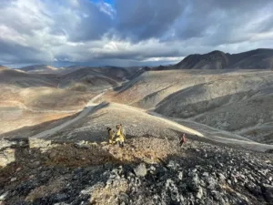 Геологи на Тэркэнейской площади в Анадырском районе Чукотки