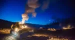 Слитки палладия и алмазный карьер на фоне графиков роста производства