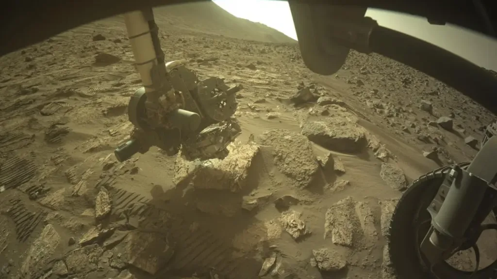 Perseverance rover detects organic carbon near the surface of Mars in the Bright Angel formation within Jezero Crater
