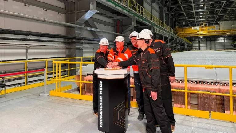Launch of the full-cycle Udokan hydrometallurgical plant producing 99.99%-pure copper cathodes with support from VEB.RF and Sberbank.